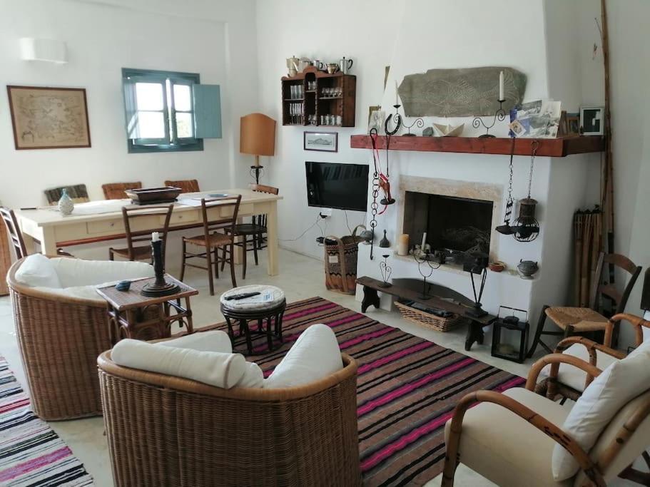 Casa Dei Melograni At Vourlidia Leros Villa Vromolithos Eksteriør bilde